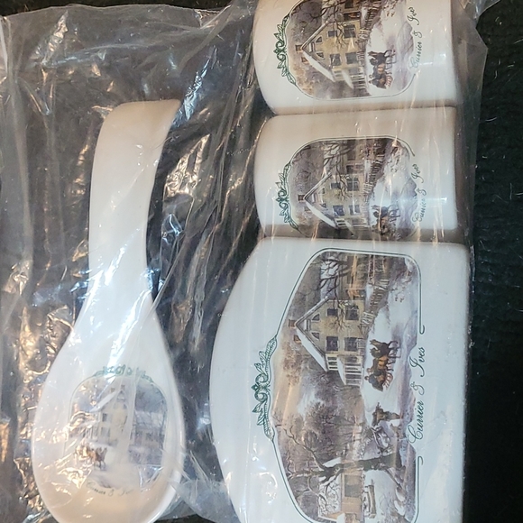 Kitchen accessories - Picture 1 of 1